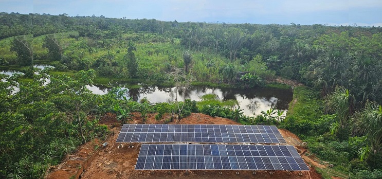 acciona.org extiende el servicio eléctrico en la Amazonía peruana con microrredes renovables