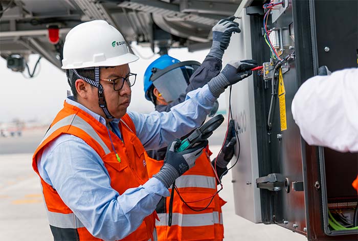 Equans impulsa la sostenibilidad en el Aeropuerto Jorge Chávez con gestión de sistemas de energía eléctrica para aviones en tierra