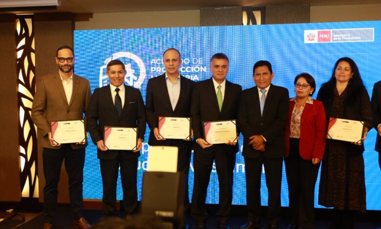 Mondelez Perú firma Acuerdo de Producción Limpia con PRODUCE y MINAM para optimizar uso de recursos en Planta Lima