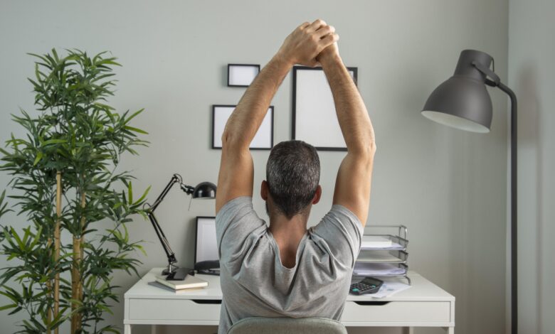 Pausas activas: el hábito simple que puede prevenir lesiones y mejorar la productividad en el trabajo