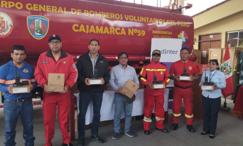 Redinter realiza donación a los bomberos para fortalecer respuesta ante incendios forestales en Cajamarca