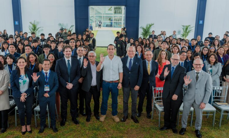 Presidente José Jerí y autoridades responden a estudiantes en audiencia universitaria rumbo a las elecciones 2026