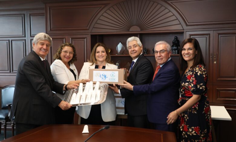 Donan lote de cremas dermatológicas para tratamiento de afectaciones a la piel