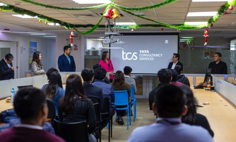 Estudiantes de ingeniería crean soluciones de IA para retos corporativos reales