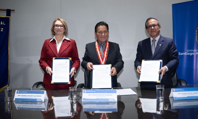 Unasam distinguió a la rectora Patricia Stuart con el grado de doctor honoris causa y firmó convenio con la Universidad de Lima