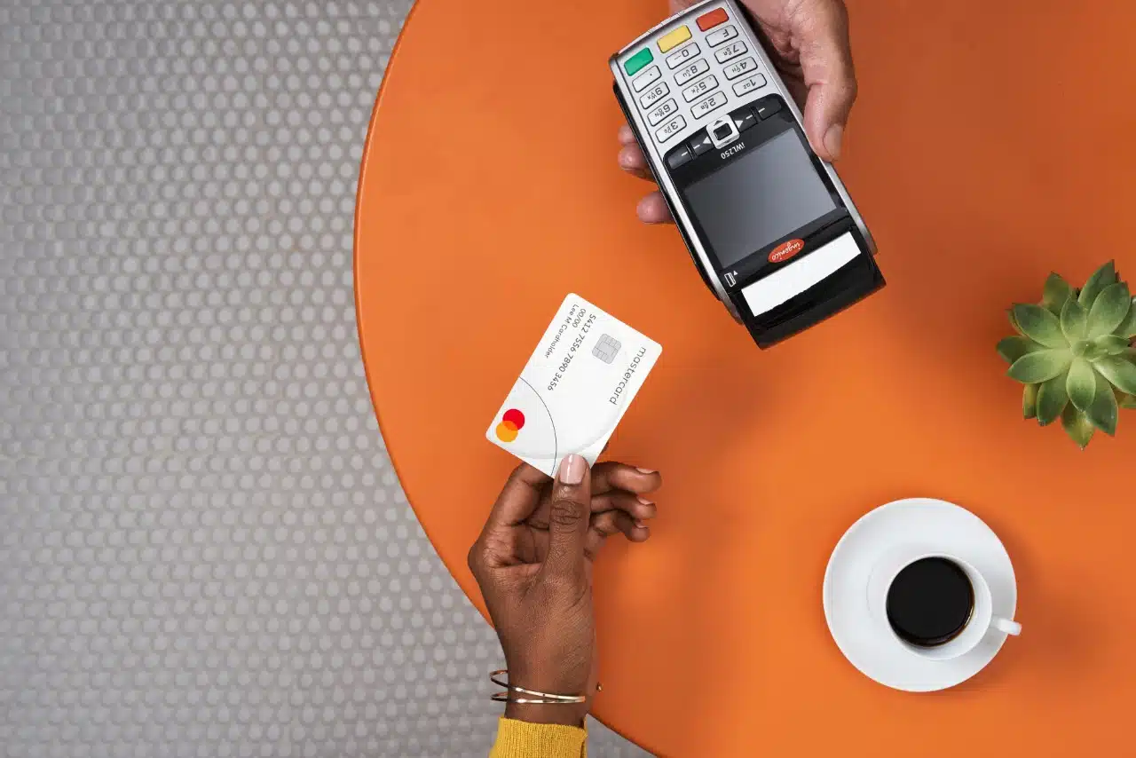 Webp Mastercard Mastercard presenta la tarjeta pyme con soluciones de ciberseguridad ...