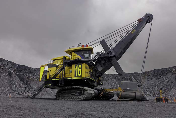 Komatsu-Mitsui marca un hito histórico en ingeniería ensamblando la pala más grande del Perú