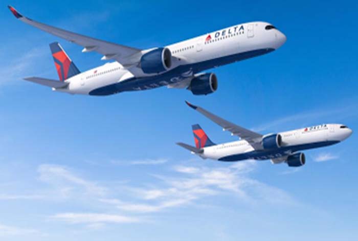 Delta incorporará a su flota 31 nuevos aviones Airbus de fuselaje ancho de última generación, una inversión que impulsará su expansión internacional y acelerará el proceso de renovación de aeronaves en los próximos años. El anuncio integra un nuevo pedido incremental, con ejercicio de 10 opciones previamente acordadas y la incorporación de 20 opciones adicionales para futuras aeronaves de fuselaje ancho. “Mientras seguimos ampliando nuestra presencia internacional y preparamos nuestra flota para atender mercados de largo alcance en expansión, estas aeronaves fortalecerán nuestras capacidades y elevarán nuestra oferta premium”, afirmó el CEO de Delta, Ed Bastian. “Valoramos nuestra histórica alianza con Airbus y, con estos aviones de fuselaje ancho, veremos beneficios sostenidos de crecimiento y eficiencia en costos durante muchos años”. La flota de Delta avanza en un proceso de renovación y expansión diseñado para respaldar su estrategia de crecimiento internacional y el fortalecimiento de su propuesta premium durante la próxima década y más allá. Las nuevas aeronaves de fuselaje ancho permitirán ampliar la capacidad en mercados de media y larga distancia, al tiempo que incrementarán la eficiencia en el consumo de combustible y optimizarán los márgenes operativos. “Estamos agradecidos por la confianza continua de Delta en los productos de Airbus y en nuestra gente. Es un privilegio impulsar su crecimiento global con los modelos A330neo y A350, que ofrecen la flexibilidad y el desempeño que Delta necesita para conectar aún más al mundo”, afirmó Robin Hayes, presidente y CEO de Airbus en Norteamérica. Con el nuevo anuncio, la flota de A330-900 de Delta aumentará a 55 aeronaves, mientras que la de A350 alcanzará las 79 unidades, incluidas 20 del modelo A350-1000 que la aerolínea prevé comenzar a recibir a inicios de 2027. El alcance extendido y las capacidades de desempeño del A350 permiten a Delta continuar su expansión en mercados clave de largo alcance en Asia, África, Medio Oriente y el Pacífico Sur, como lo demuestran los servicios recientemente lanzados o anunciados hacia Taipéi, Melbourne, Hong Kong y Riad, operados con este modelo. El A330-900 estará equipado con motores Rolls-Royce Trent 7000, que acumulan más de cuatro millones de horas de vuelo, de las cuales un millón corresponde a operaciones de Delta. Por su parte, el A350-900 utilizará el motor Trent XWB-84 EP, que ofrece mejoras adicionales en eficiencia de combustible y alcance frente a la primera generación de este propulsor. Asimismo, Delta suscribió acuerdos de mantenimiento a largo plazo con el fabricante Rolls-Royce para el soporte de dichos motores. Rob Watson, presidente de Civil Aerospace de Rolls-Royce, señaló: “En Rolls-Royce nos enorgullece contar con Delta Air Lines como nuestro mayor socio en las Américas, y esperamos seguir ampliando la flota con su selección de más A330neo equipados con el motor Trent 7000 y A350-900 impulsados por el Trent XWB-84 EP, todos respaldados por nuestra inigualable oferta de servicios TotalCare. Este nuevo pedido reafirma nuestro compromiso conjunto con la confiabilidad, la durabilidad y el éxito de nuestros clientes”. Todas las nuevas aeronaves de fuselaje ancho que Delta incorporará en los próximos años contarán con cabinas premium más amplias y amenidades de última generación que marcarán la diferencia en la experiencia de viaje, incluyendo Delta One Suites, Delta Premium Select y Delta Comfort, además de la cabina Delta Main. También ofrecerán entretenimiento a bordo gratuito a través de pantallas Delta Sync, conexión Wi-Fi rápida y sin costo Delta Sync, y opciones mejoradas de alimentos y bebidas premium. Delta continúa potenciando sus alianzas estratégicas y empresas conjuntas de clase mundial en todas las regiones para conectar a sus clientes con una red más amplia, brindar mayores alternativas de viaje y ofrecer una experiencia más consistente. Este pedido se encuentra alineado con los objetivos de inversión de capital y de capacidad previamente anunciados por Delta. Con los compromisos revelados, la aerolínea suma 232 aeronaves de fuselaje estrecho y 85 de fuselaje ancho programadas para entrega en los próximos años.