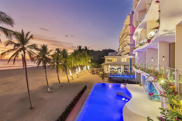 WorldHotels debuta en Jacó Beach, Costa Rica, con Clarita’s Beach Bar & Resort
