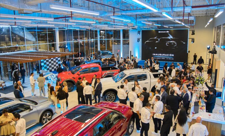 Ford Perú fortalece su red de concesionarios con sede renovada de Auto Summit en La Molina
