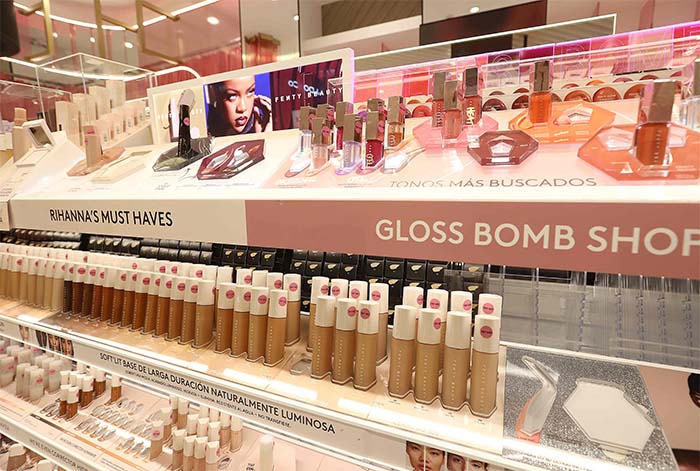 Falabella inaugura nuevo Glowbar en Jockey Plaza
