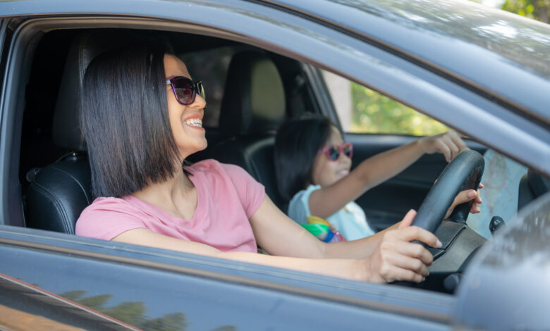 Madres al volante: la economía flexible impulsa el crecimiento de mujeres conductoras en América Latina