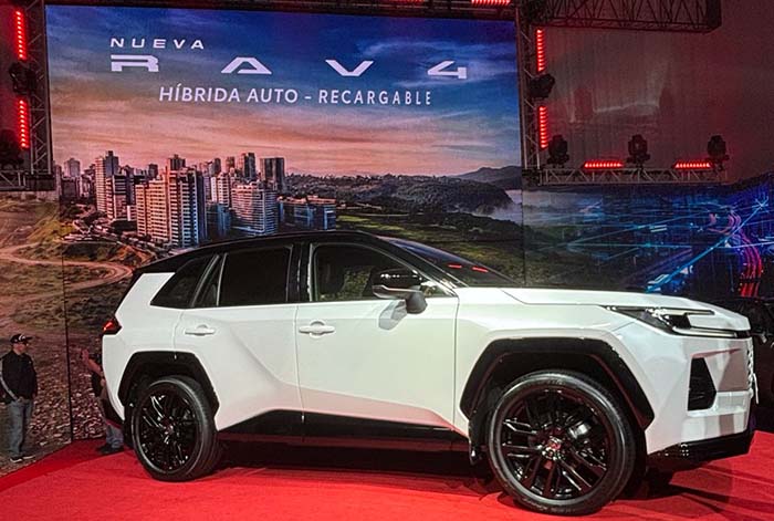 La nueva Toyota RAV4 llega al Perú: Más potente, tecnológica y con versión híbrida enchufable