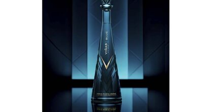 Perú tiene su primer pisco ultra lujo: así nació Viñas de oro Blue, el destilado que ya compite con los grandes del mundo