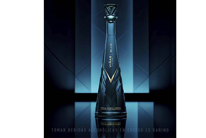 Perú tiene su primer pisco ultra lujo: así nació Viñas de oro Blue, el destilado que ya compite con los grandes del mundo