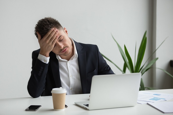 Burnout: el riesgo laboral que las empresas siguen tratando como clima y no como seguridad