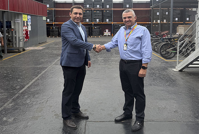 Pluz Energía y Frenosa firman alianza para impulsar la industria nacional