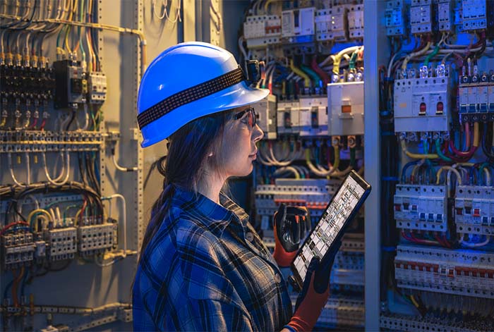 Carreras técnicas en electricidad y automatización se vuelven claves para la industria del futuro