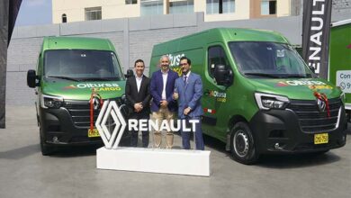 Derco Center fortalece su alianza con Oltursa con la entrega de una nueva flota de vehículos Renault