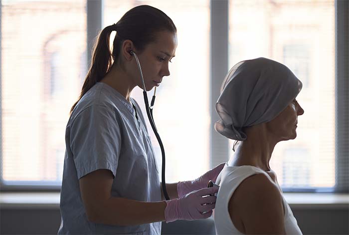 Perú presenta su primera investigación científica sobre bacterias en la sangre de pacientes con cáncer