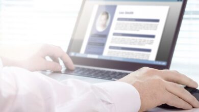 Miles de jóvenes buscan su primer empleo sin experiencia: ¿cómo elaborar un CV que destaque?