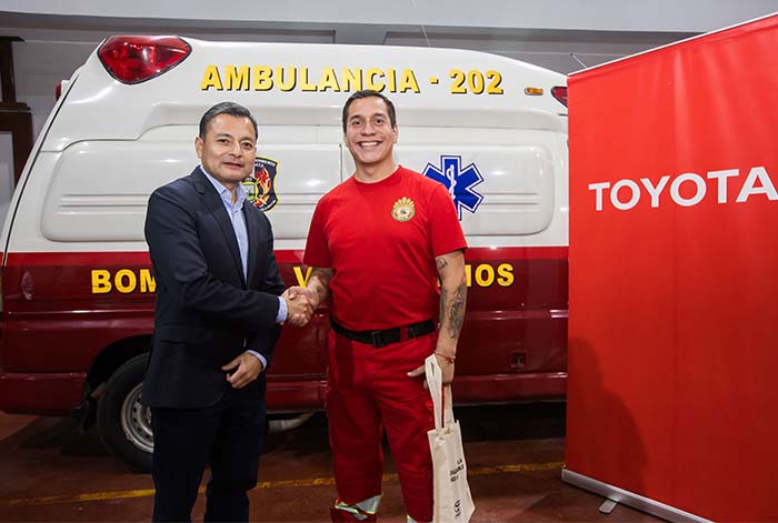 Más vehículos electrificados en las calles: Bomberos refuerzan su preparación técnica
