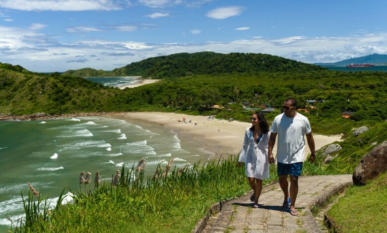 Turistas peruanos a Brasil siguen batiendo récord con un crecimiento de 13.97% en agosto