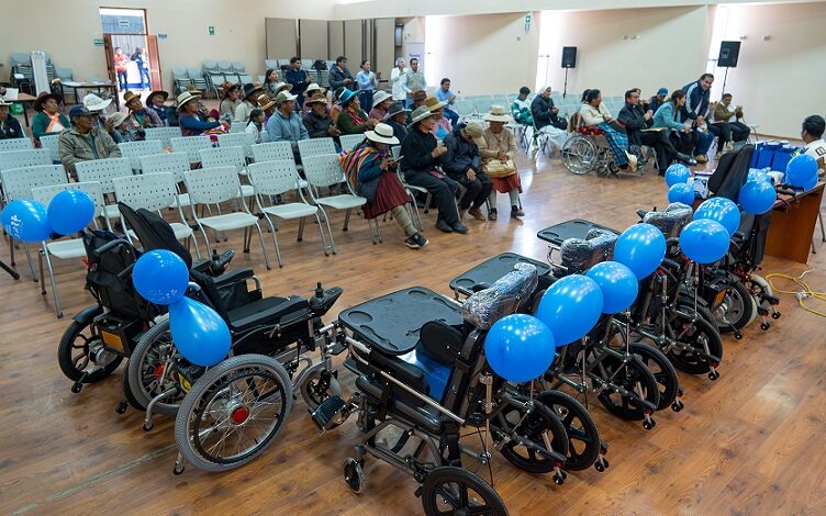 personas vulnerables de espinar reciben atención médica integral