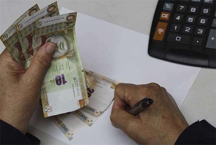 Día Mundial del Ahorro: 5 formas en que tu dinero pierde valor mientras está guardado y cómo evitarlo
