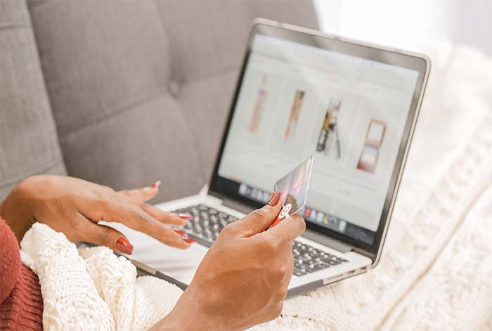 En el Perú, 35% de los usuarios de internet no sabe identificar sitios web falsos, lo que los hace vulnerables a ser víctimas de fraudes digitales en esta época de descuentos.