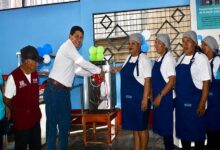 Mujeres de Puinahua emprenden con helados de fruta y crema