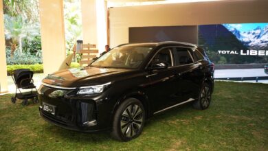 dfsk perú cumple 20 años y lo celebra con el lanzamiento de la e5 plus, su nueva suv híbrida enchufable de tres filas